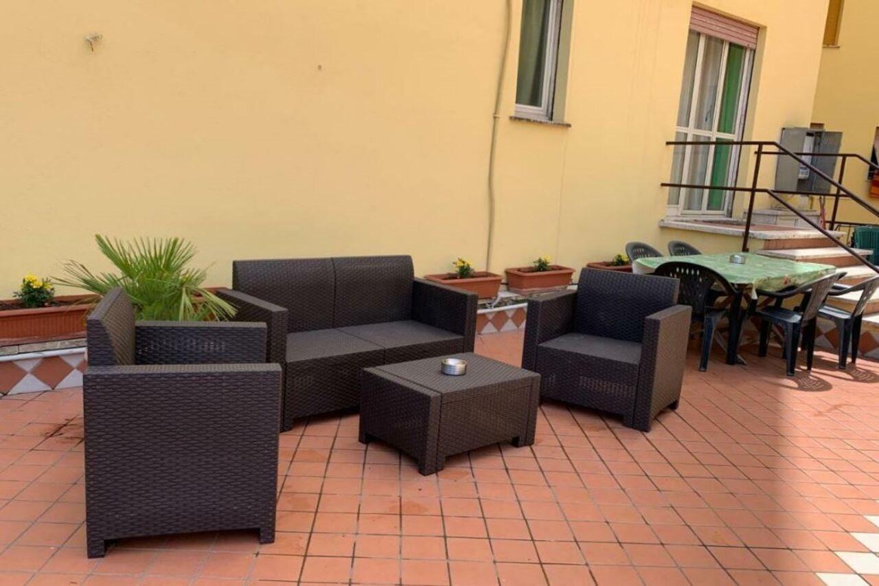 Cleopatra Hotel Рим Екстериор снимка