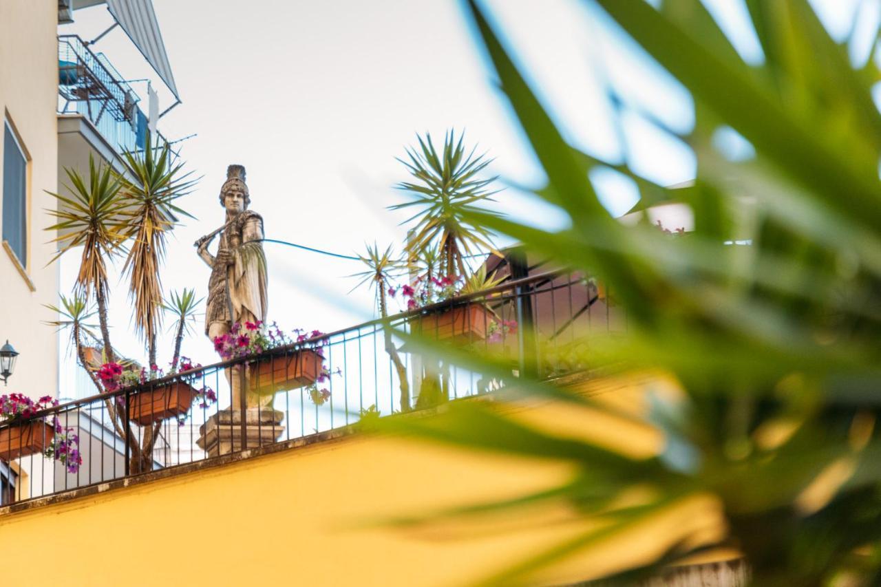 Cleopatra Hotel Рим Екстериор снимка