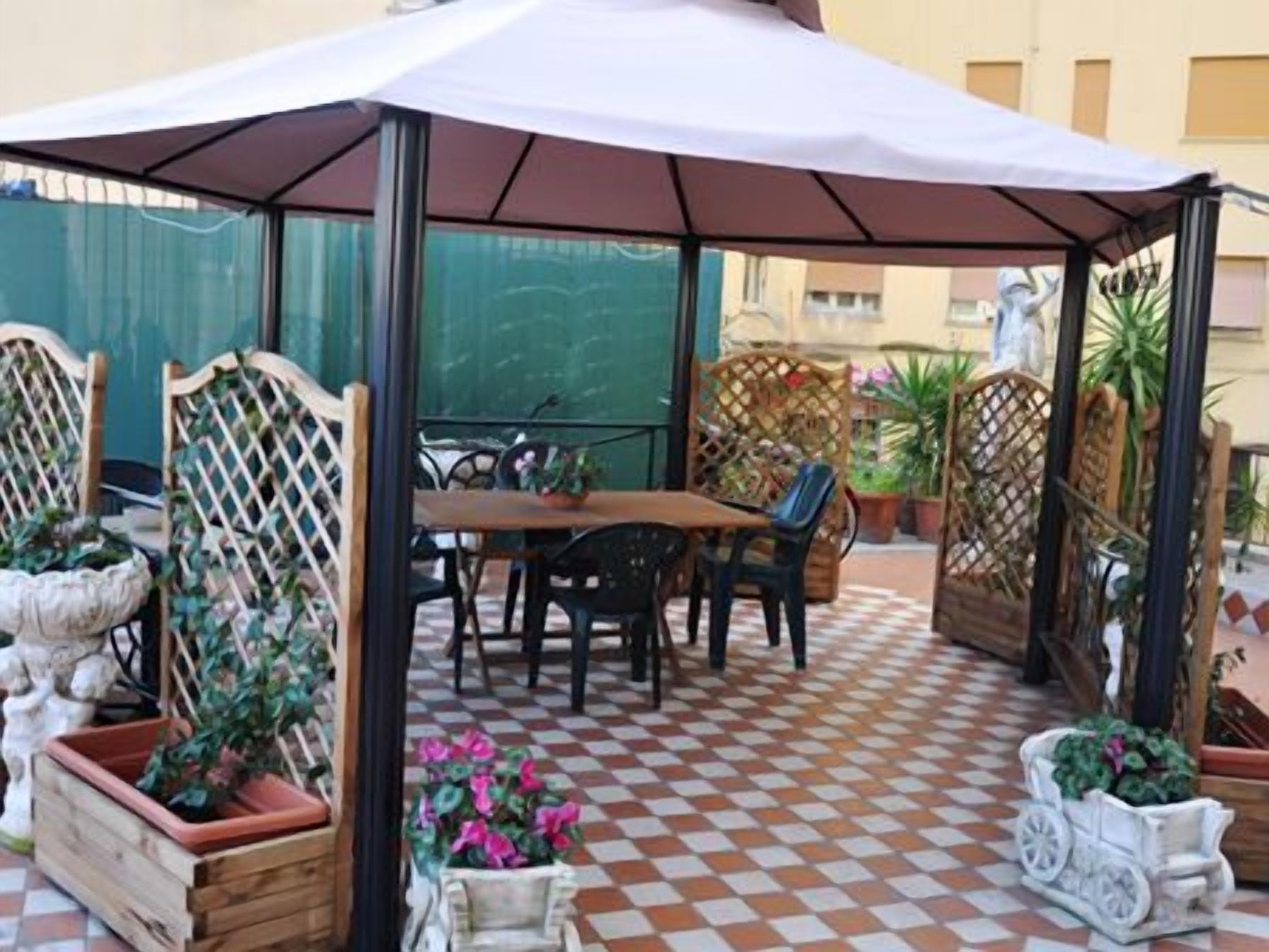 Cleopatra Hotel Рим Екстериор снимка